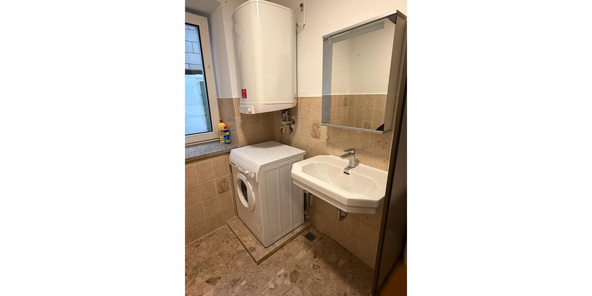 Frisch renoviertes Reihenmittelhaus zum Vermieten 6 zimmer