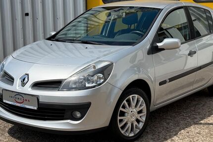Renault Clio 62.000 km 4.470 &euro; Krefeld 47799