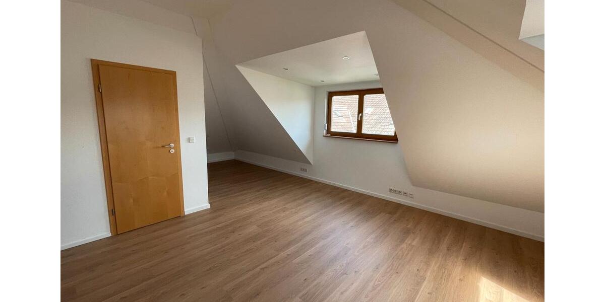 Dachgeschoßwohnung Uhldingen-Mühlhofen Mühlhofen - 1 Zimmer, 22 m&sup2;, 400&euro; | Angebot:26414080