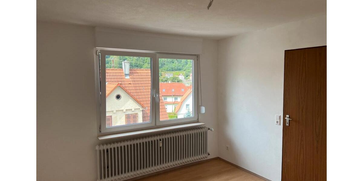 Etagenwohnung Oberndorf am Neckar - 3.5 Zimmer, 81 m&sup2;, 700&euro; | Angebot:26063382