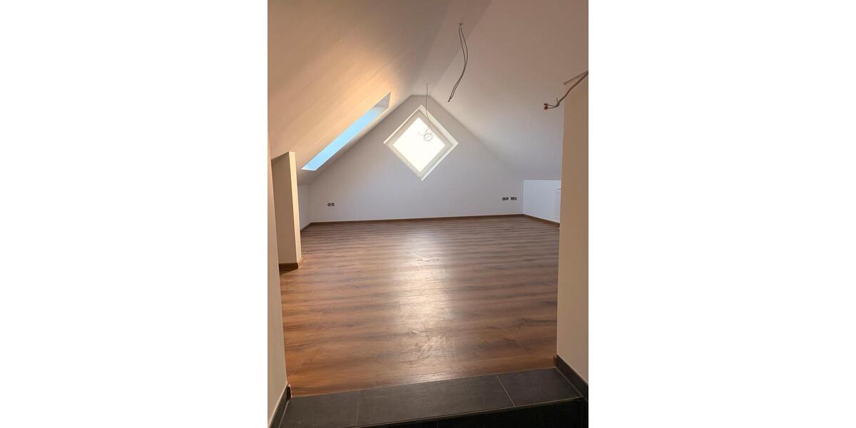 Doppelhaushälfte Westerstede - 6 Zimmer, 180 m&sup2;, 1.600&euro; | Angebot:25298590