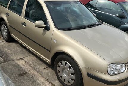 VW Golf 300.000 km 1.250 &euro; Schirgiswalde - Kirschau 02681