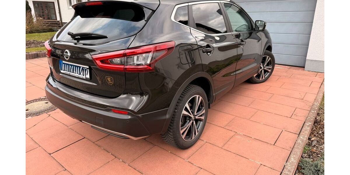 Nissan Qashqai 66.000 km 13.299 &euro; Karlsdorf-Neuthard 76689