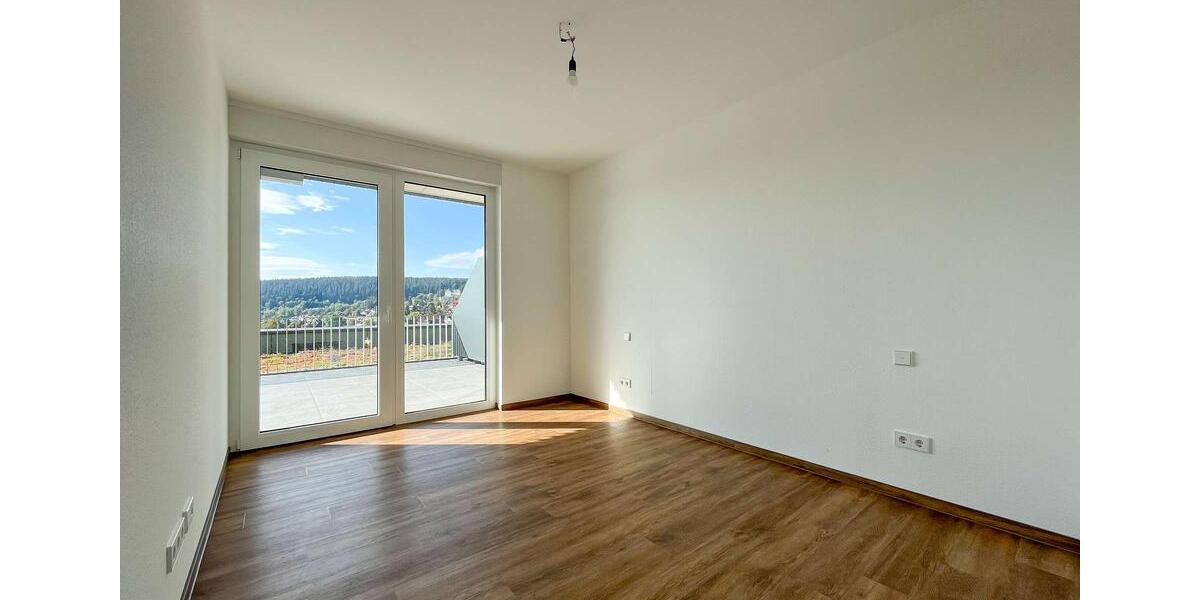 Etagenwohnung Freudenstadt - 2.5 Zimmer, 82 m&sup2;, 1.245&euro; | Angebot:26477072