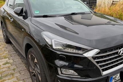 Hyundai TUCSON 61.000 km 21.800 &euro; Erpel 53579
