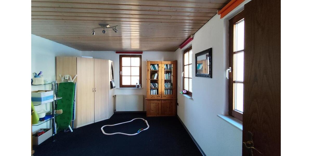 Doppelhaushälfte Nürtingen - 7 Zimmer, 192 m&sup2;, 500.000&euro; | Angebot:25977668