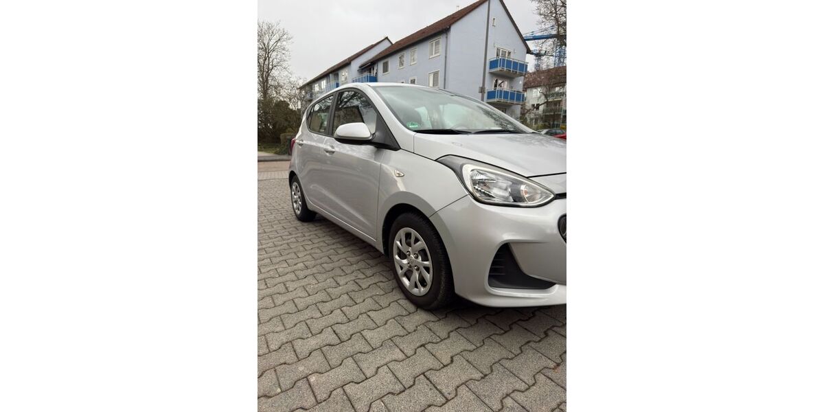 Hyundai i10 18.500 km 8.400 &euro; Wiesbaden 65187