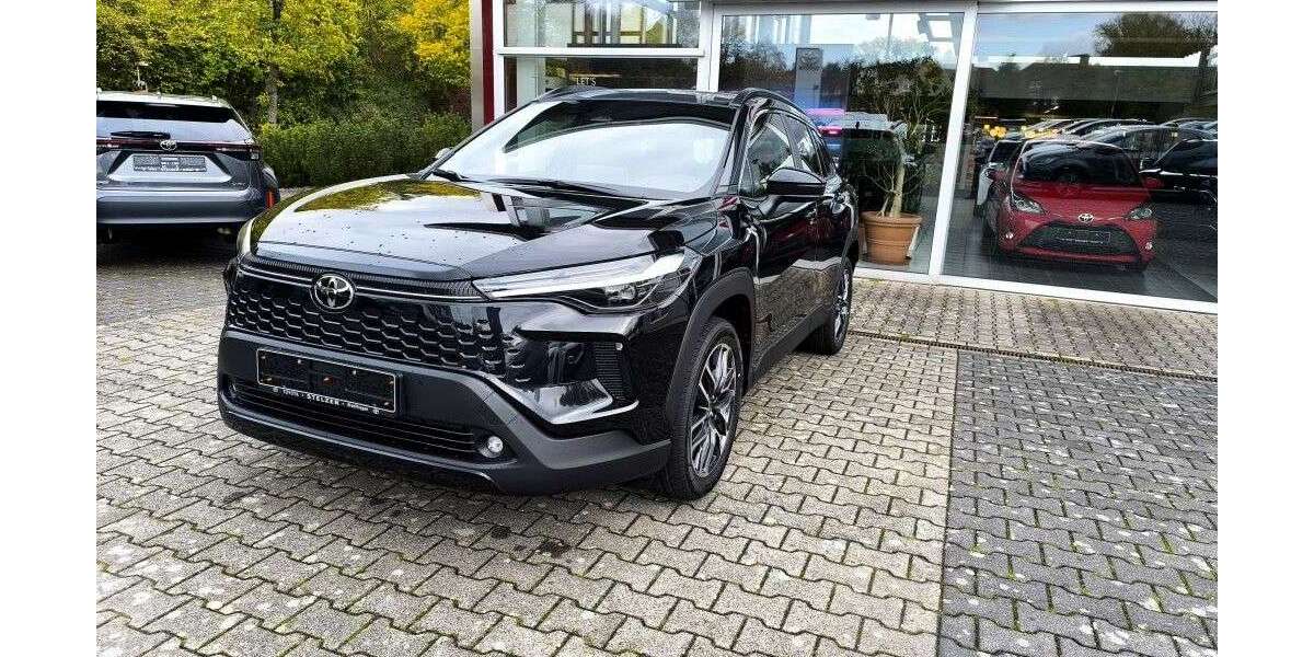Toyota Corolla Cross 2.750 km 38.390 &euro; Stadthagen 31655