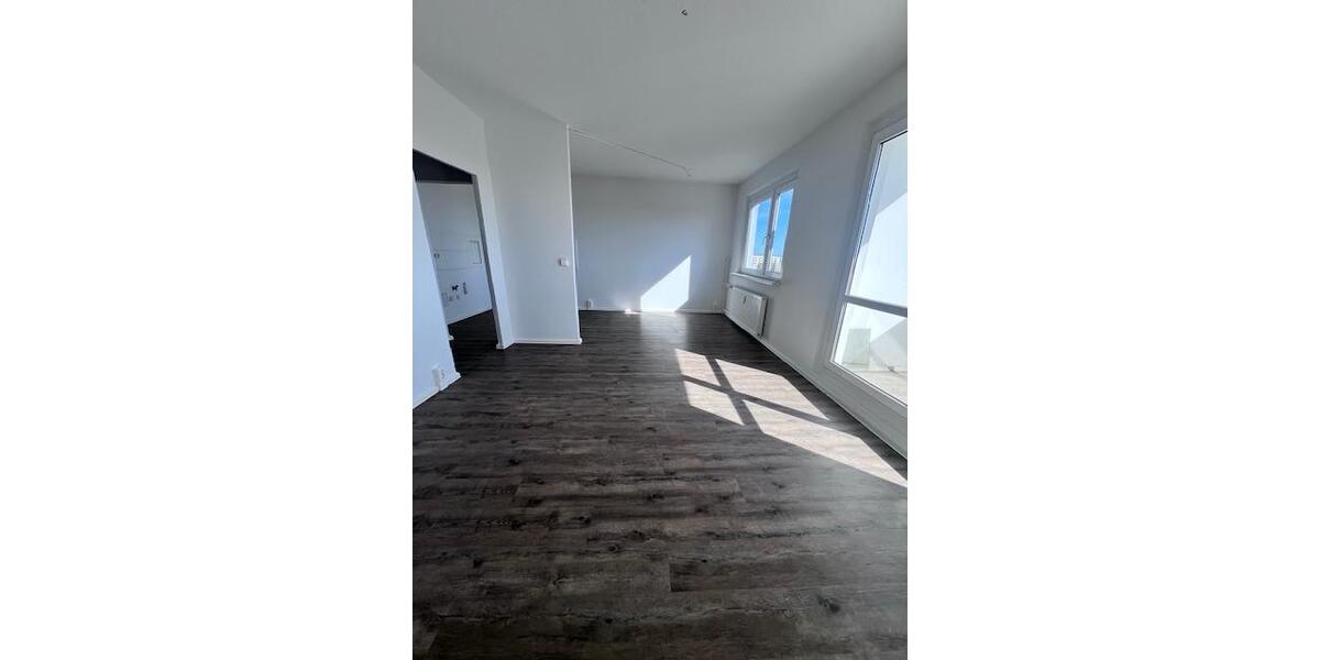 Etagenwohnung Halle (Saale) Silberhöhe - 5 Zimmer, 133 m&sup2;, 600&euro; | Angebot:25974501