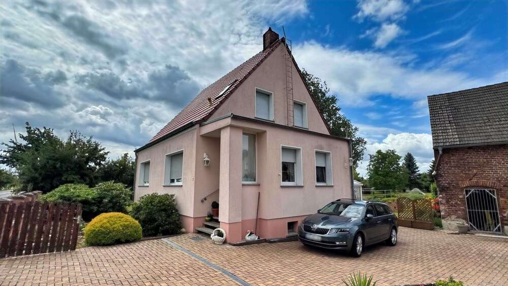Einfamilienhaus Schenkendöbern - 5 Zimmer, 121 m&sup2;, 158.000&euro; | Angebot:25197132