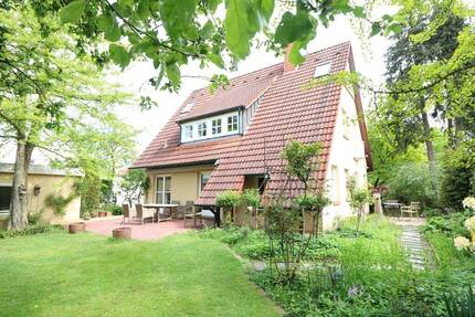 Haus Cloppenburg - 5 Zimmer, 141 m&sup2;, 360.000&euro; | Angebot:26834950