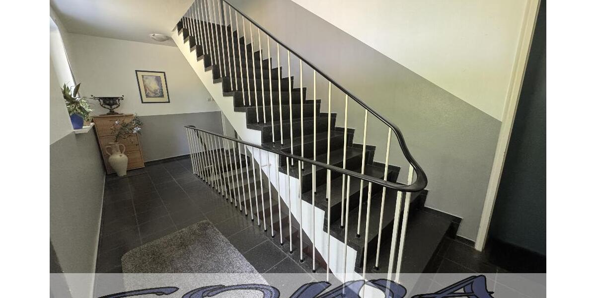 Attraktives 4 Familienhaus in Kreut Oberhausen bei Neuburg zum verkauf - Ein Objekt von Ihrem Immobilienpartner SOWA Immobilien und Finanzen - Mehrfamilienhaus, Wohnhaus Oberhausen Kreut | Angebot:26774447
