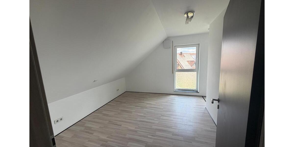 Einfamilienhaus Haßfurt - 5 Zimmer, 144 m&sup2;, 1.800&euro; | Angebot:26617783