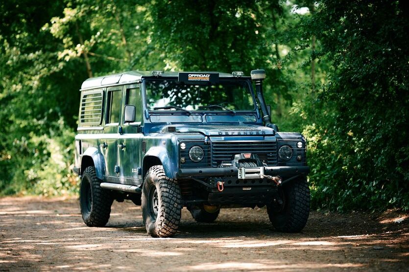 Land Rover Defender 230.547 km 23.000 € Hamburg 22339