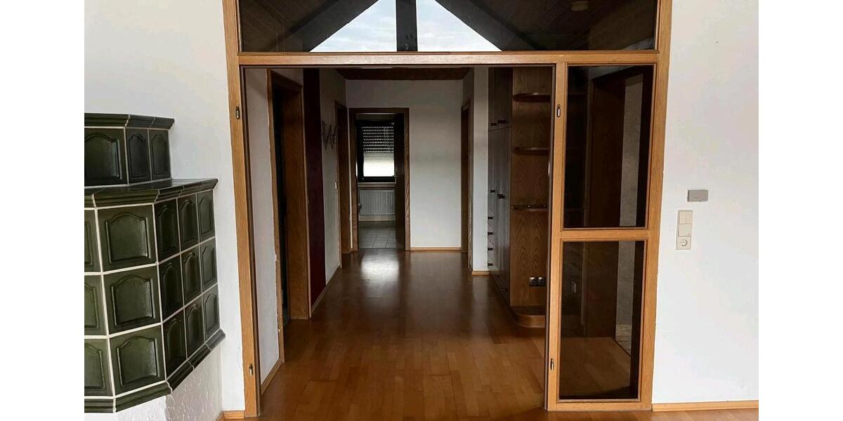 Etagenwohnung Ellwangen (Jagst) - 3.5 Zimmer, 100 m&sup2;, 700&euro; | Angebot:26429163
