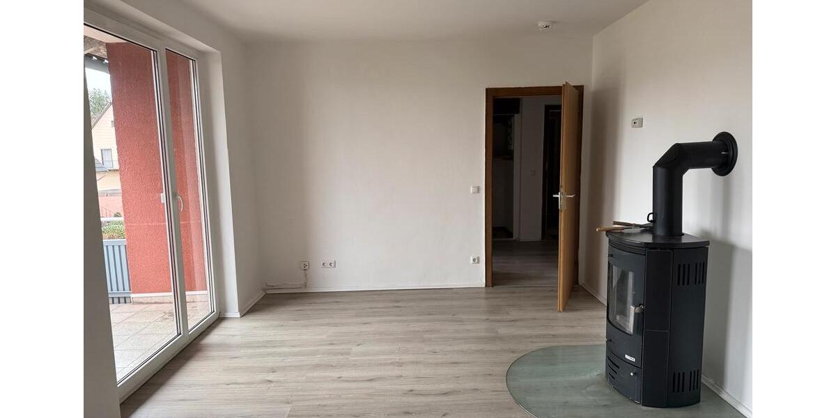 Etagenwohnung Neustadt bei Coburg - 3 Zimmer, 66 m&sup2;, 480&euro; | Angebot:25995147