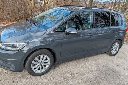 VW Touran 210.500 km 9.299 &euro; Stuttgart 70599