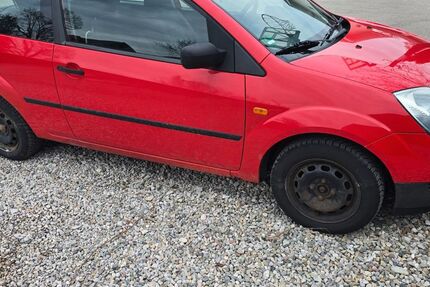 Ford Fiesta 176.000 km 650 &euro; Übersee 83236