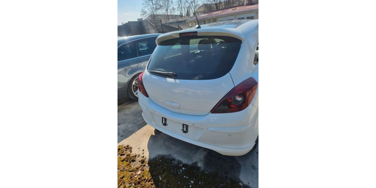 Opel Corsa 106.000 km 2.999 &euro; Bayreuth 95444