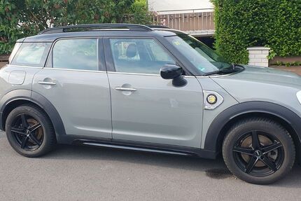 Mini Countryman SE (Cooper) 65.000 km 20.900 &euro; Frankfurt am Main 60316