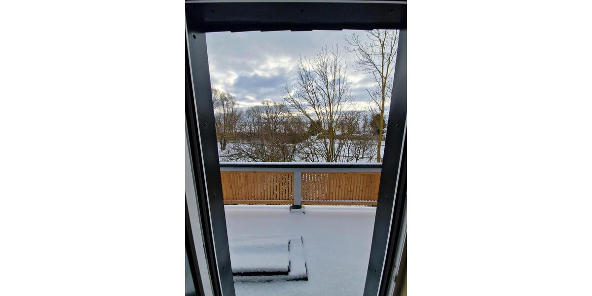 Erstbezug Große DG-Wohnung mit Kamin und Balkon 4 zimmer