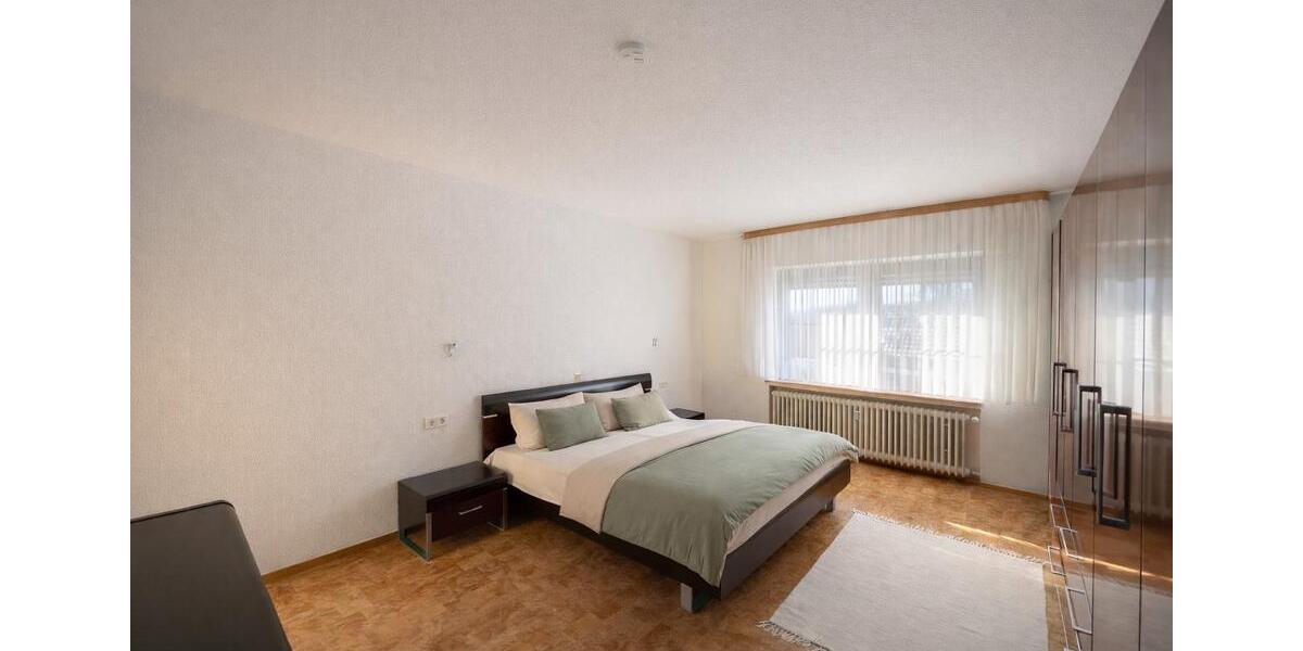 Etagenwohnung Flieden - 4 Zimmer, 145 m&sup2;, 1.200&euro; | Angebot:26024529