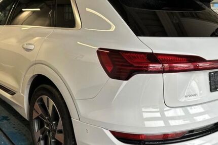 Audi e-tron 140.000 km 28.950 &euro; Ahausen (ehem. TÜV Gelände) 27367