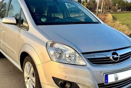 Opel Zafira 83.500 km 7.500 &euro; Quickborn 25451