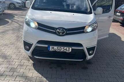 Toyota Proace 249.000 km 17.900 &euro; München, Landeshauptstadt 81739