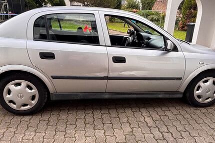 Opel Astra 248.000 km 800 € Steinen 79585