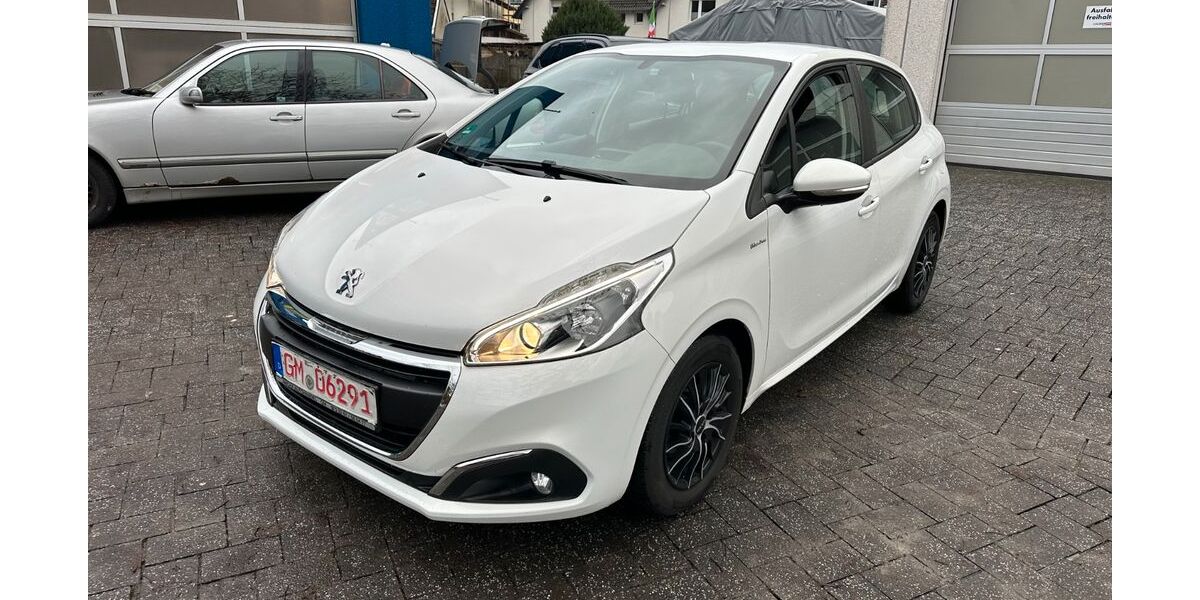 Peugeot 208 98.500 km 5.999 &euro; Gummersbach 51645