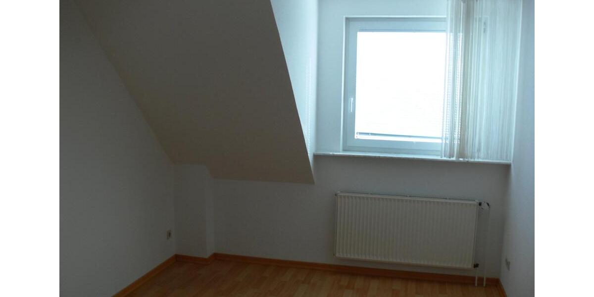Einfamilienhaus Bad Salzdetfurth - 8 Zimmer, 189 m&sup2;, 1.200&euro; | Angebot:26037584