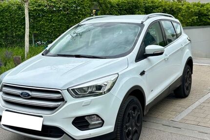 Ford Kuga 139.000 km 9.700 &euro; Nürnberg 90439