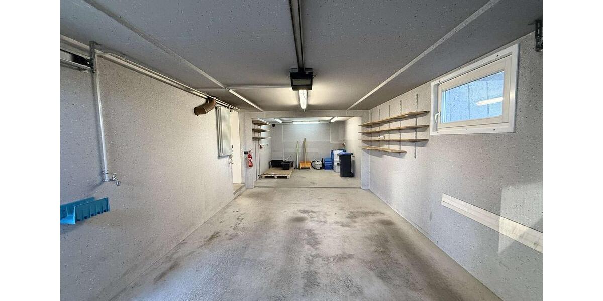 Ihr neues Zuhause in Nürtingen – Stilvoll renoviertes Einfamilienhaus mit Garten und Garagen 5.5 zimmer