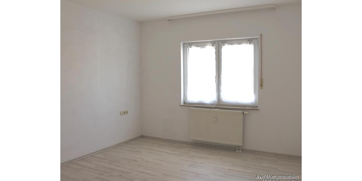 Erdgeschoßwohnung Sulzfeld - 3 Zimmer, 71 m&sup2;, 780&euro; | Angebot:26563798