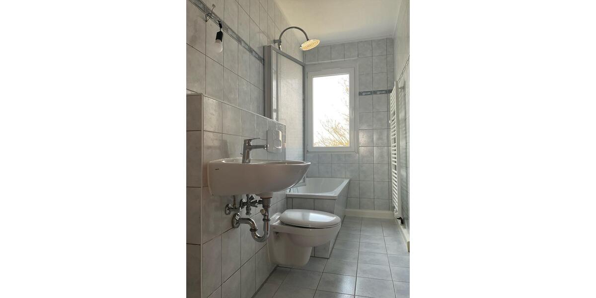 Etagenwohnung Bad Lauchstädt - 3 Zimmer, 58 m&sup2;, 379&euro; | Angebot:25417983