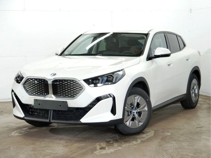BMW iX 9.400 km 40.180 € Böblingen 71032