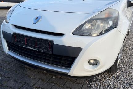 Renault Clio 147.589 km 2.999 &euro; München 81245