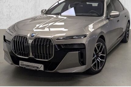 BMW i7 18.017 km 85.690 &euro; Düsseldorf 40595