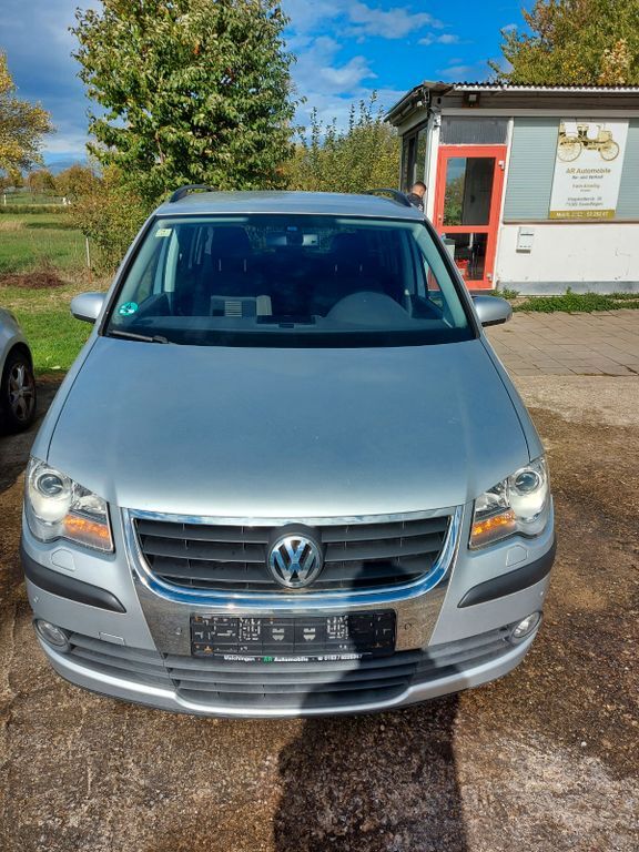 VW Touran 266.000 km 3.999 € Günzburg 89312