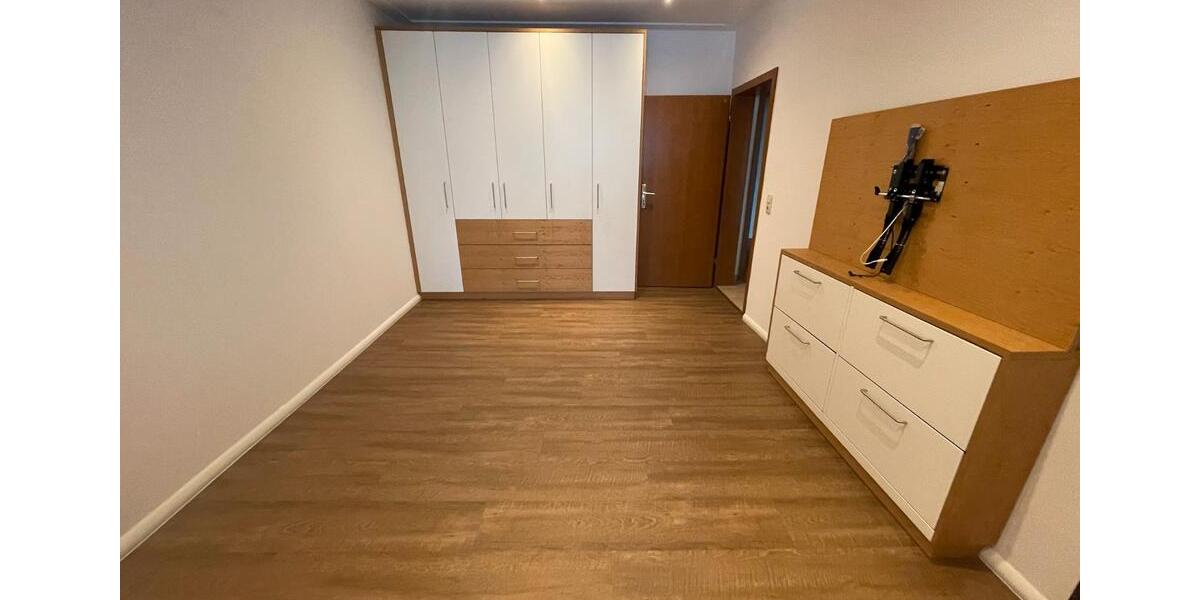 Etagenwohnung Döbeln - 6 Zimmer, 190 m&sup2;, 1.500&euro; | Angebot:26006170