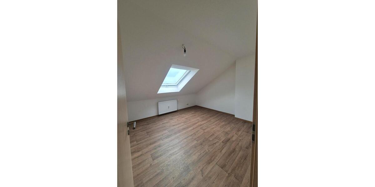 Vermiete eine 4 Zimmer Dachgeschoss Wohnung zimmer
