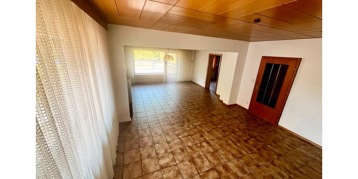 Einfamilienhaus Kirkel - 9 Zimmer, 170 m&sup2;, 250.000&euro; | Angebot:26806876