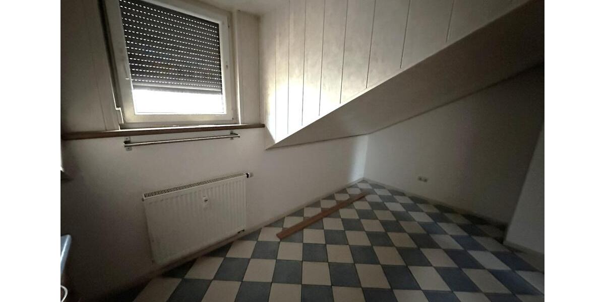 Dachgeschoßwohnung Plattling - 5 Zimmer, 75 m&sup2;, 650&euro; | Angebot:25650924