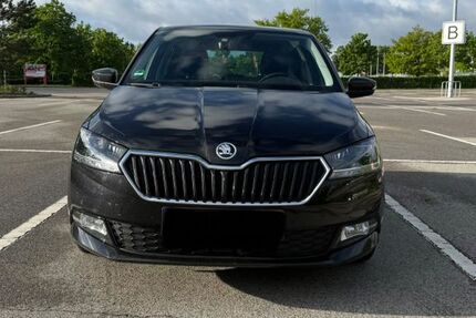 Skoda Fabia 15.000 km 15.500 &euro; Wendelstein 90530