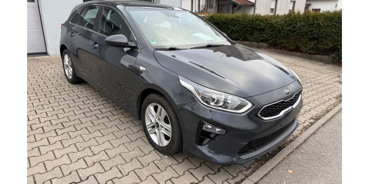 Kia ceed / Ceed 109.000 km 13.990 &euro; Altdorf / Landshut 84032
