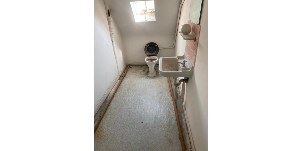 Dachgeschoßwohnung Aachen Aachen-Mitte - 6 Zimmer, 138 m&sup2;, 140.000&euro; | Angebot:26409878