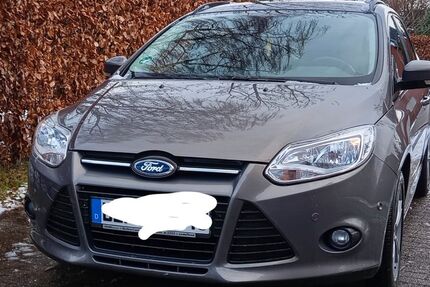 Ford Focus 141.000 km 4.900 &euro; Weener 26826