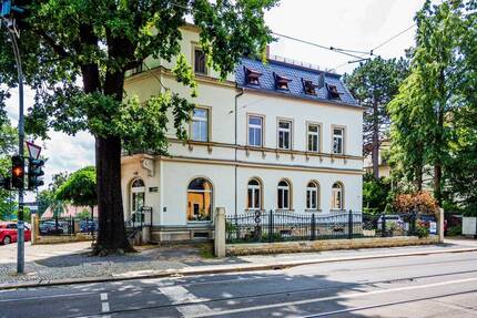 Feine AltbauWohnung in Elbnähe - mit Holzdielung, Tageslichtbad und Wohnküche.