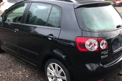 VW Golf 151.000 km 7.990 &euro; Schmelz 66839